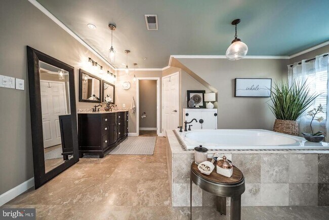 Building Photo - 1401 Windjammer Ct