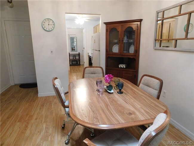 Building Photo - 741 E Hartford St