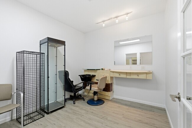 Building Photo - 4341 Park Heights Ave