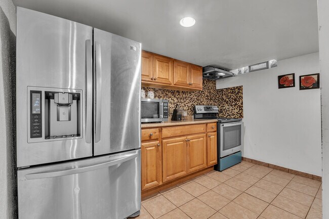 Building Photo - 5555 Patterson Dr