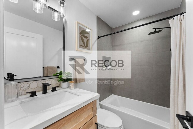 Building Photo - 4286 Samoset Ave