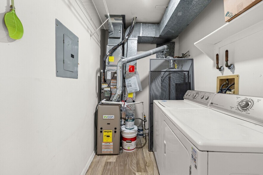 Building Photo - 5317 Aberdeen Dr