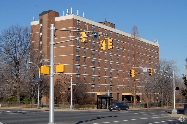 Primary Photo - Bailey-Holt Tower