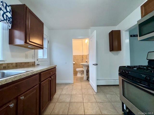 Building Photo - 96 S Main St