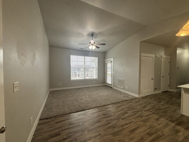 Building Photo - 3 bedroom condo in Herriman