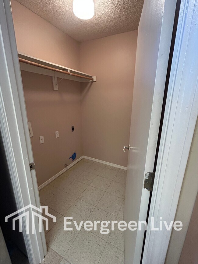 Building Photo - 64 Boreal Ct