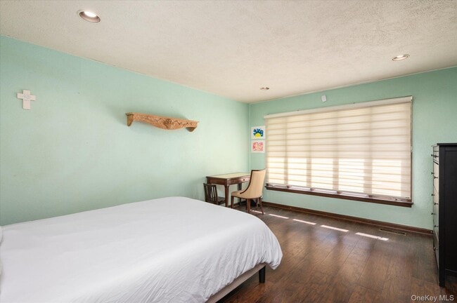 Building Photo - 8 Plaka Ct