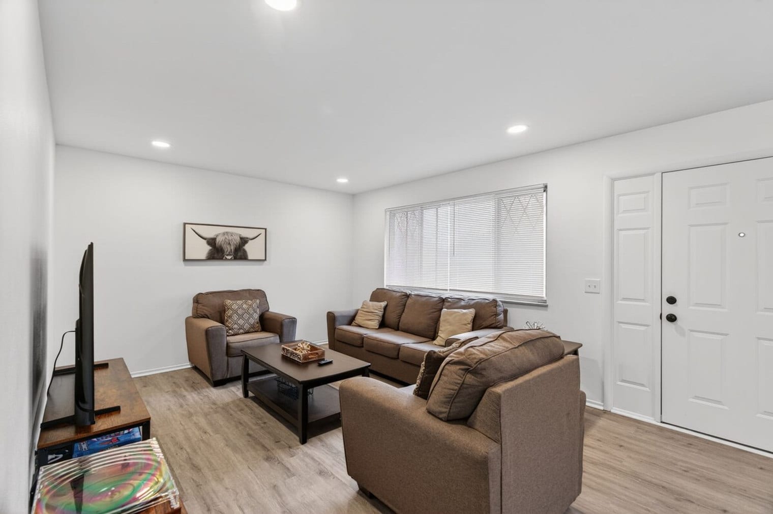 Building Photo - 1553 Cove Ln