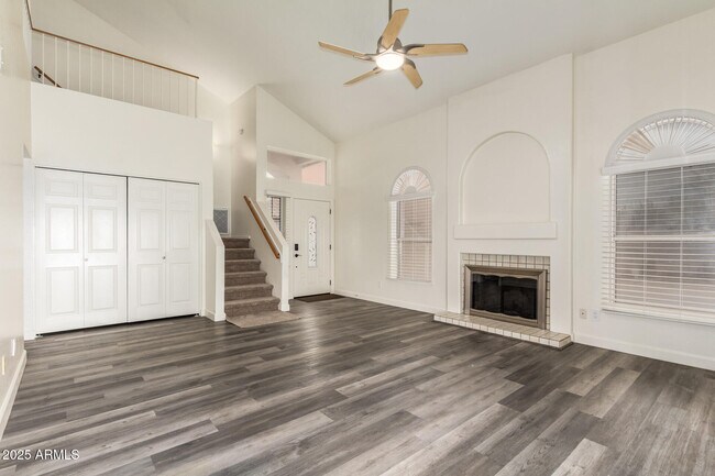 Building Photo - 2901 E Woodland Dr