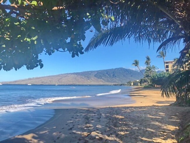 Building Photo - Coastal Comfort in Kihei at Villas at Keno...