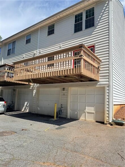 Building Photo - 153 Holcomb Ferry Rd