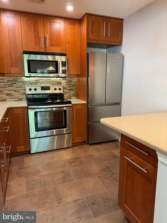 Building Photo - 46 Woodbine Ct