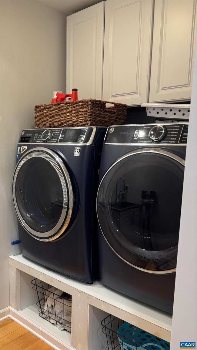 Building Photo - 292 Blackthorn Ln