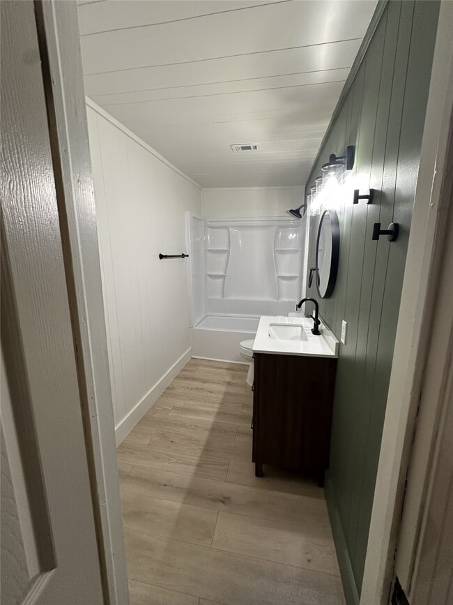 Building Photo - 1747 5th St