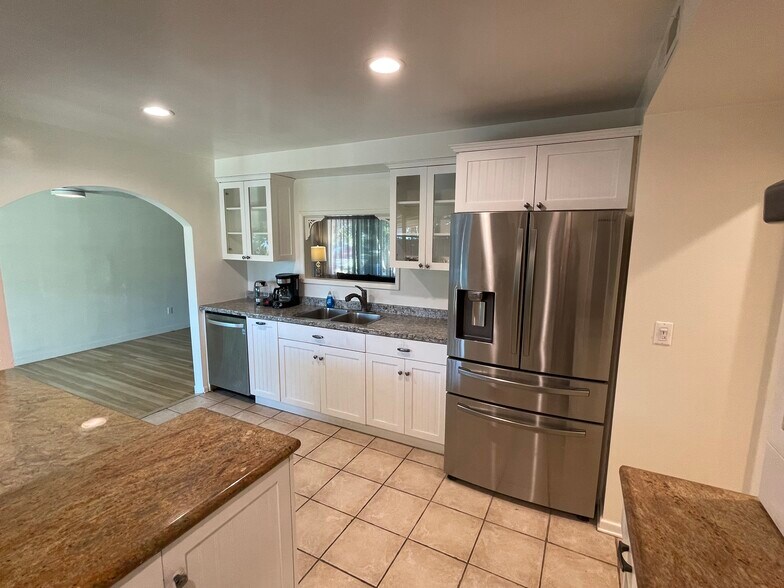 Spacious Kitchen - 16420 Minnehaha St