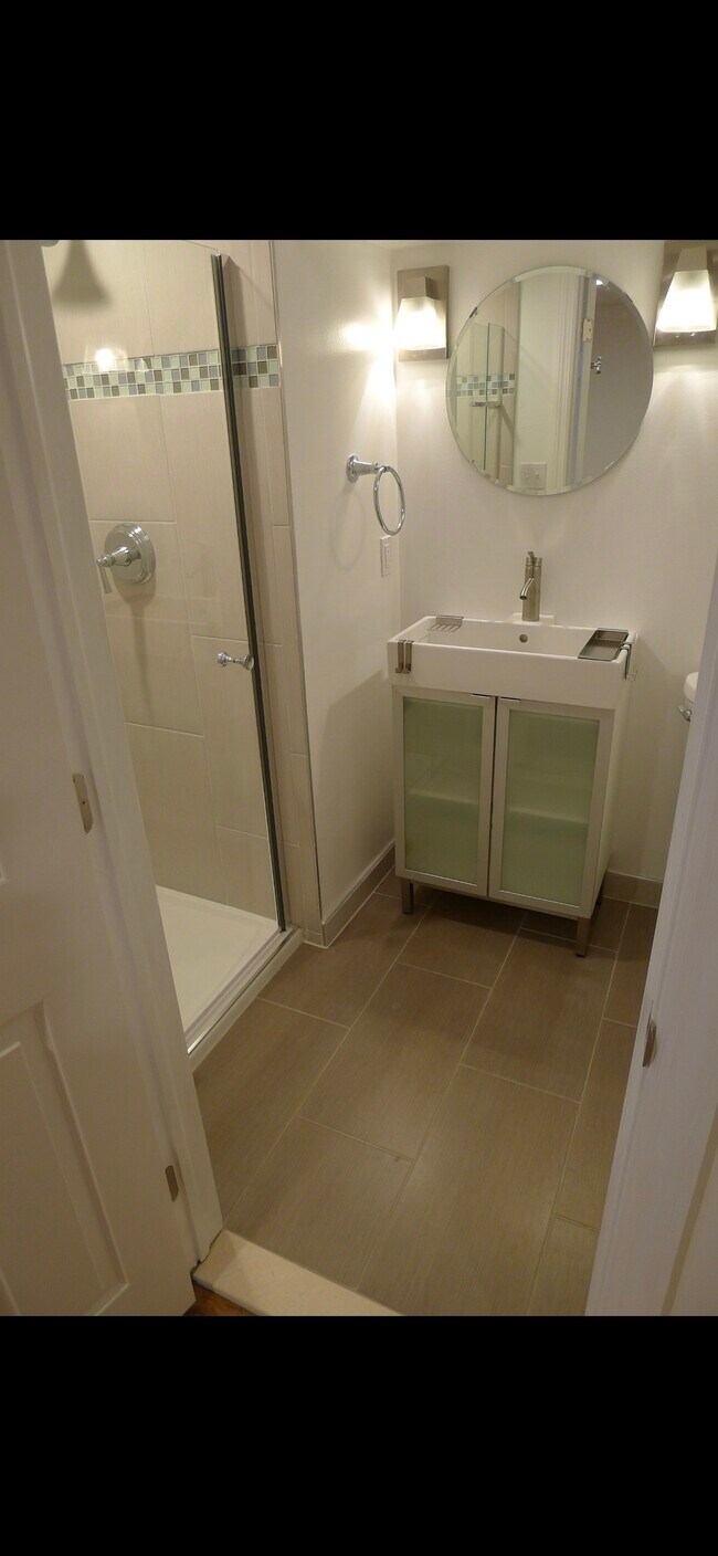 Building Photo - 278 Valley View Road