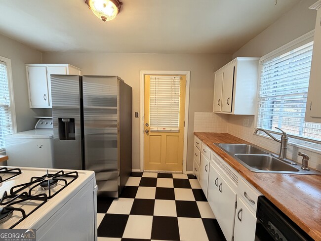 Building Photo - 963 Prospect Ave SE