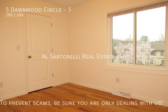 Building Photo - 5 Dawnwood Cir