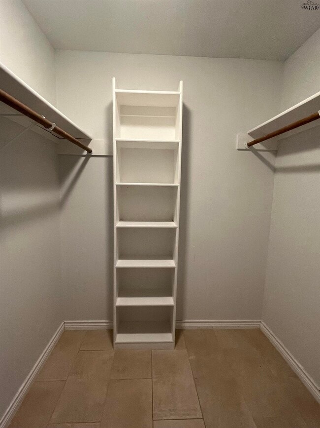 Building Photo - 4529 Gardiner Rd