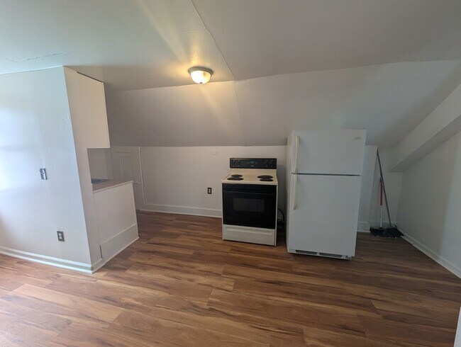 Building Photo - 10711 Joan Ave