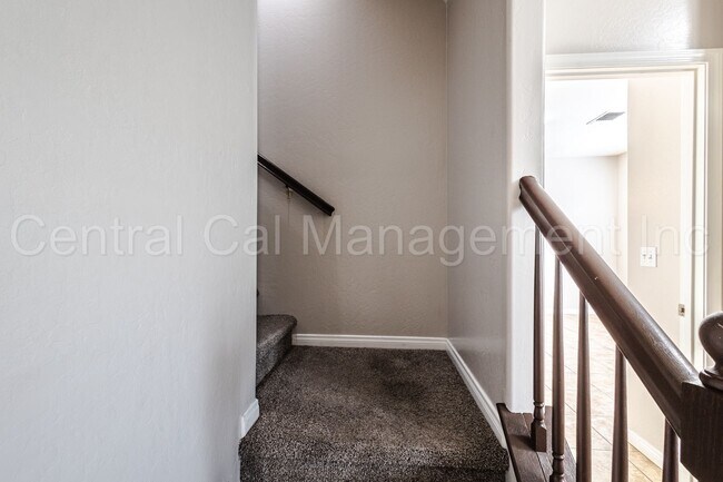 Building Photo - 3 Bedroom/2 Bath Townhome in Mill Creek - ...