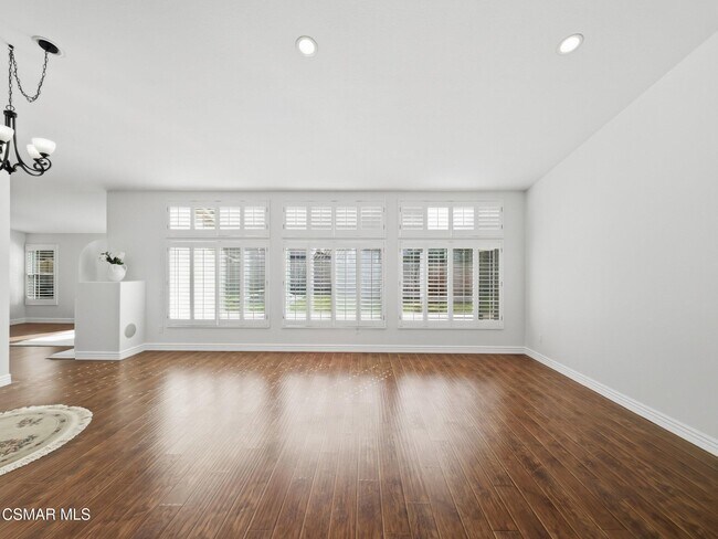 Building Photo - 1698 Ramona Dr