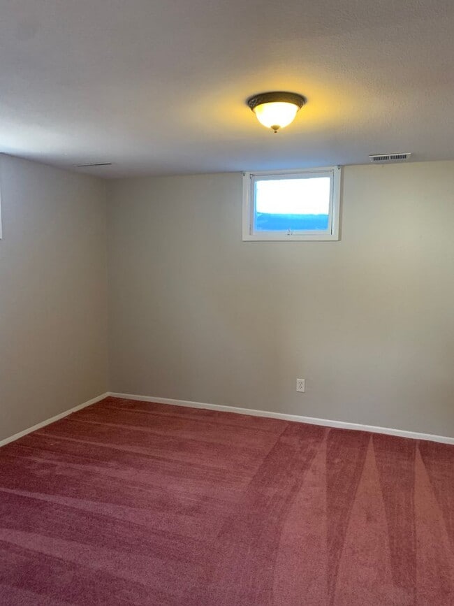 Building Photo - 2 BEDROOM, 2 BATHROOM, 2 BONUS ROOM SINGLE FAMILY HOME