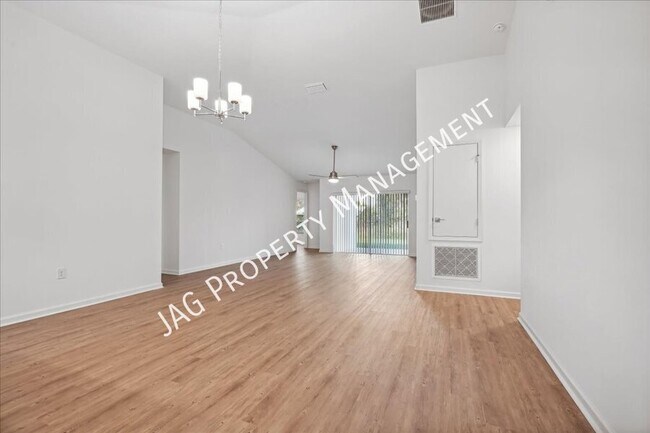 Building Photo - 1191 Valencia St SE