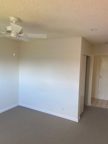 Building Photo - 4371 Hoen Ave