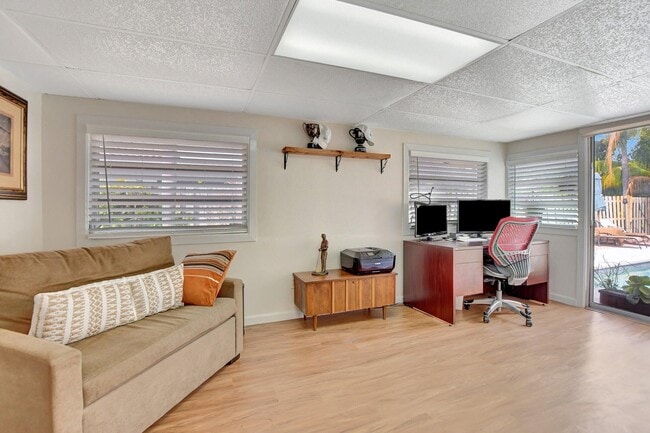 Building Photo - 1599 Isabel Rd Oeste