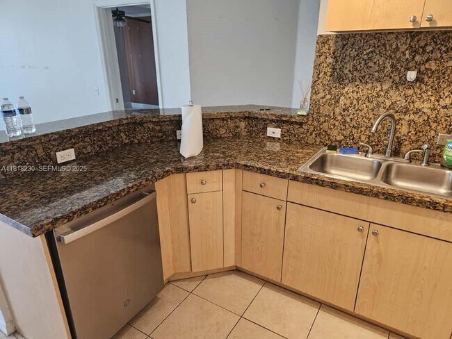 Building Photo - 207 Villa Cir