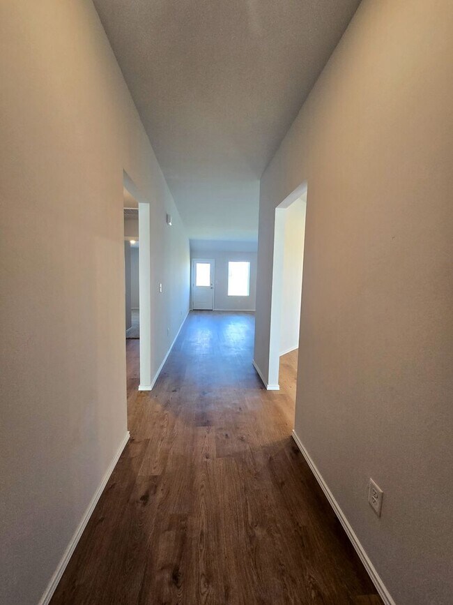 Building Photo - New Construction 3 bedroom Home in Shawnee