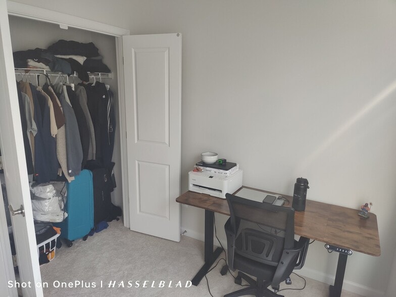 Building Photo - 3418 Chester Aly