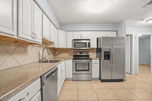 Building Photo - 2720 Sunrise Ct