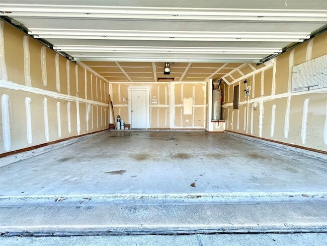 Building Photo - 3000 Groveland Terrace