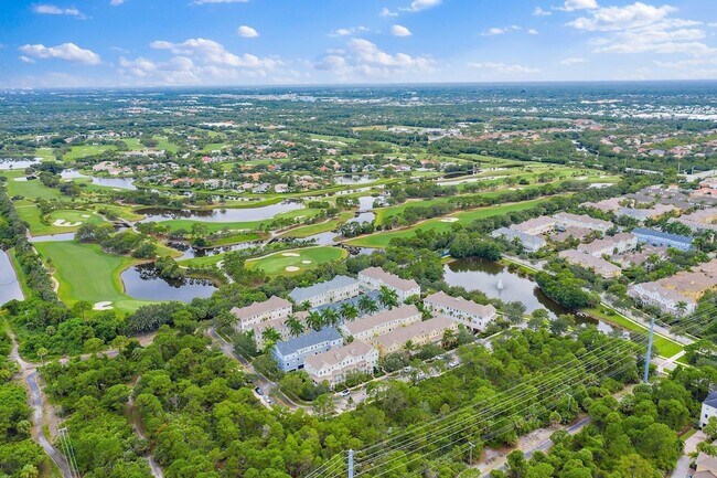Building Photo - 356 W Thatch Palm Cir