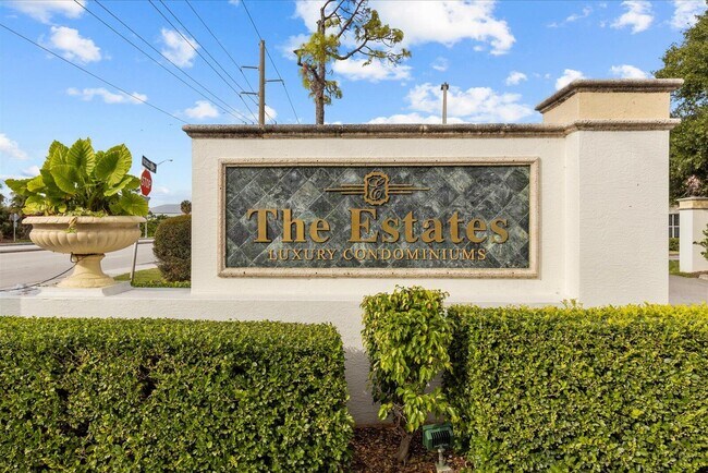 Building Photo - 559 SE Prescott Pl