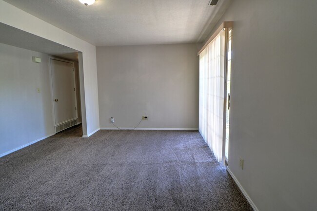 Building Photo - 1273 N 550 W