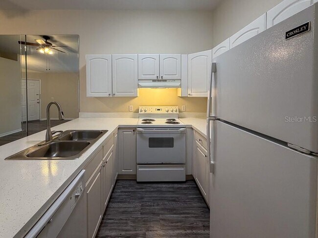 Building Photo - 4003 SW 27th St