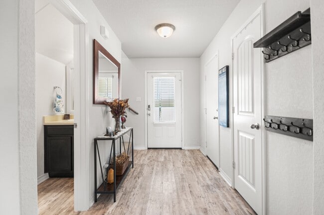 Building Photo - 432 Salt Fork