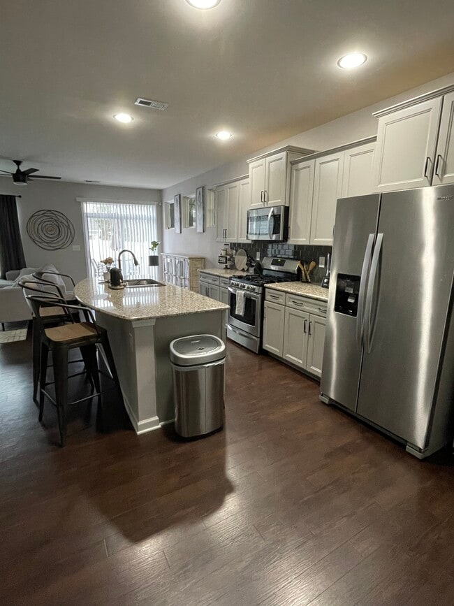 Building Photo - 13402 Savannah Point Dr