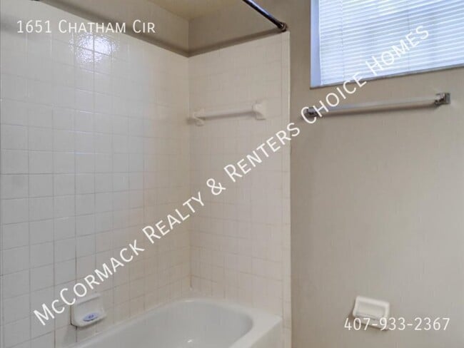 Building Photo - 1651 Chatham Cir