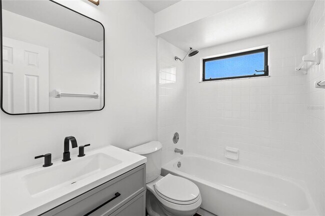 Building Photo - 9508 Pine Terrace Ct