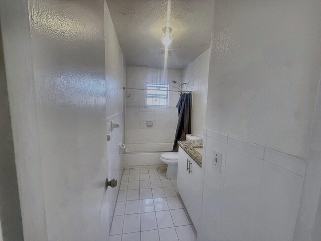 Building Photo - 1728 NW 114th St