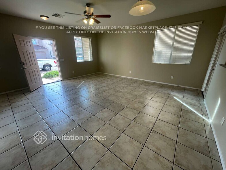 Building Photo - 5220 W Albeniz Pl