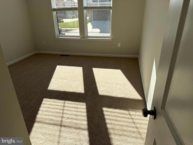 Building Photo - 461 Hanson St