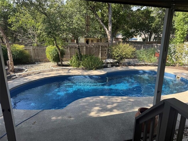 Building Photo - 1305 Cedar Brook Dr