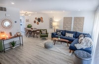 Building Photo - 2415 Los Patos Dr