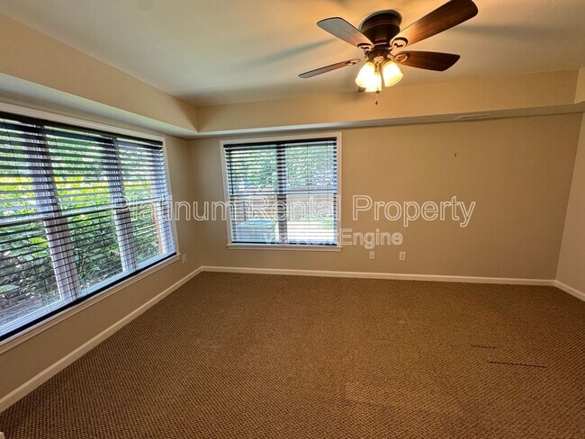 Building Photo - 830 Eden Green Ct