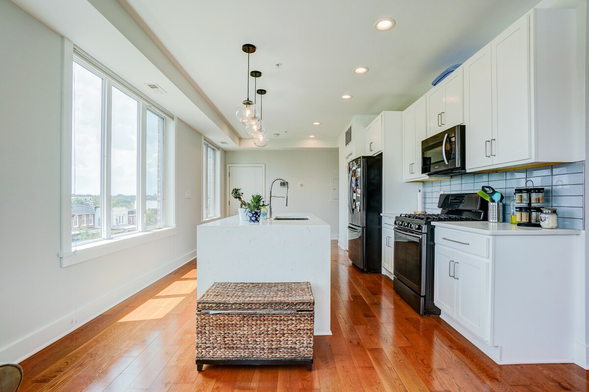 Kitchen - 800 21st St NE